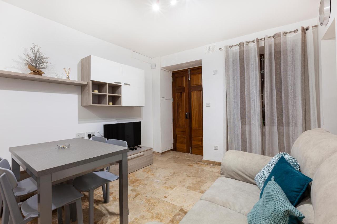 Designer Home With Comfy Sofa In Central Valletta By 360 Estates Exterior foto